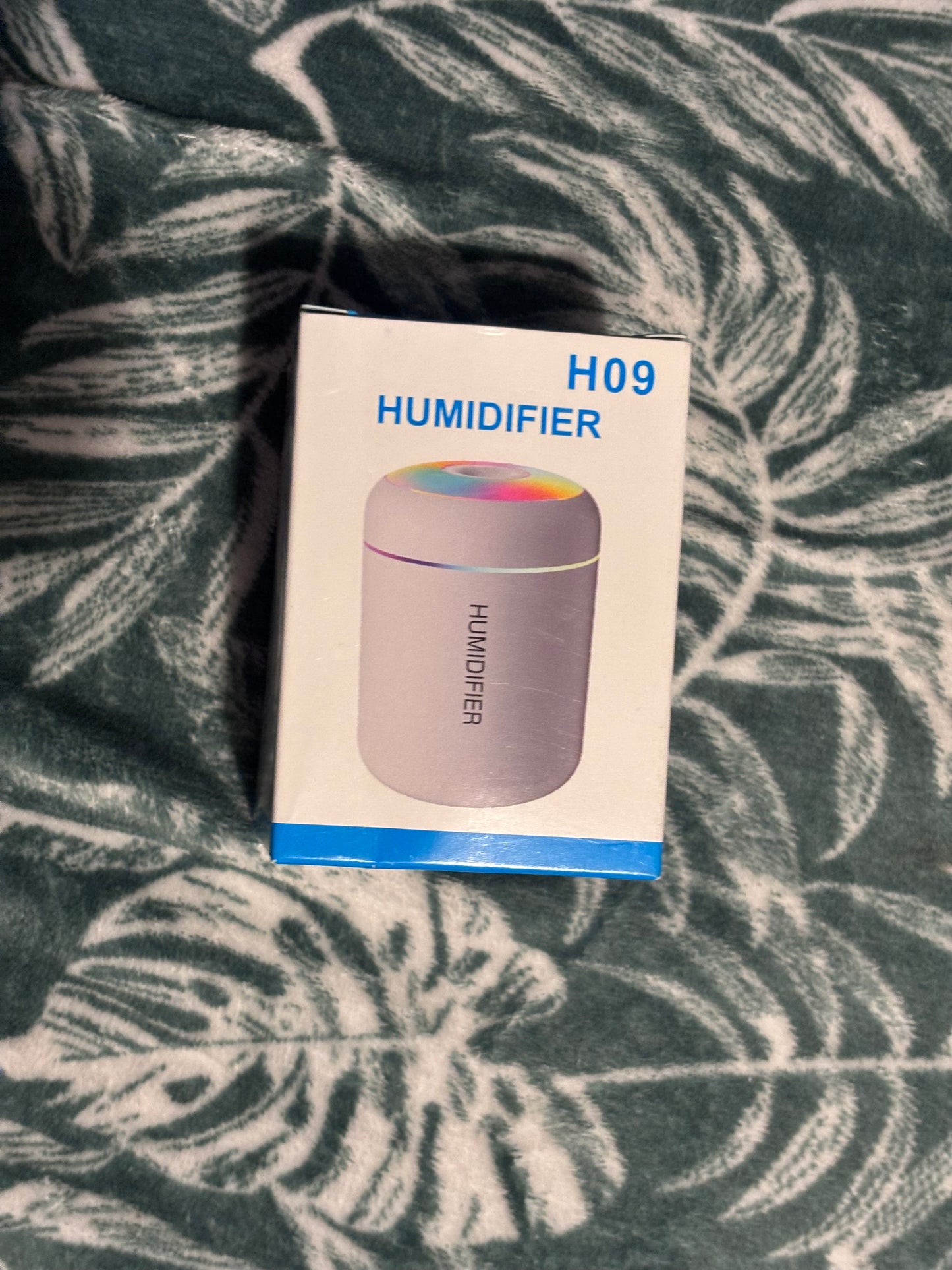 USB MINI CAR HUMIDIFIER AIR PURIFIER FRESHENER LED AROMA ESSENTIAL OIL DIFFUSER